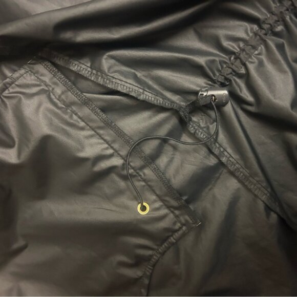 Nike Women’s Windbreaker Jacket L Black White Detail Reflective Front Lightweigh - Picture 8 of 13